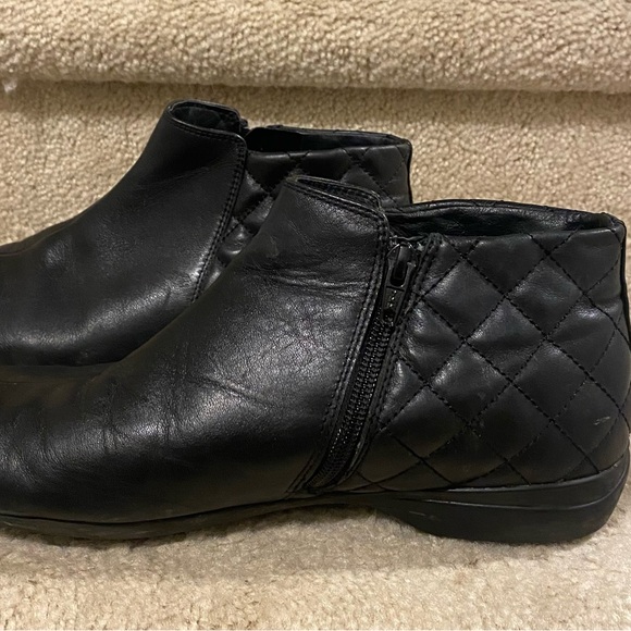 Abeo Black Quilted Ankle Booties - Picture 2 of 5